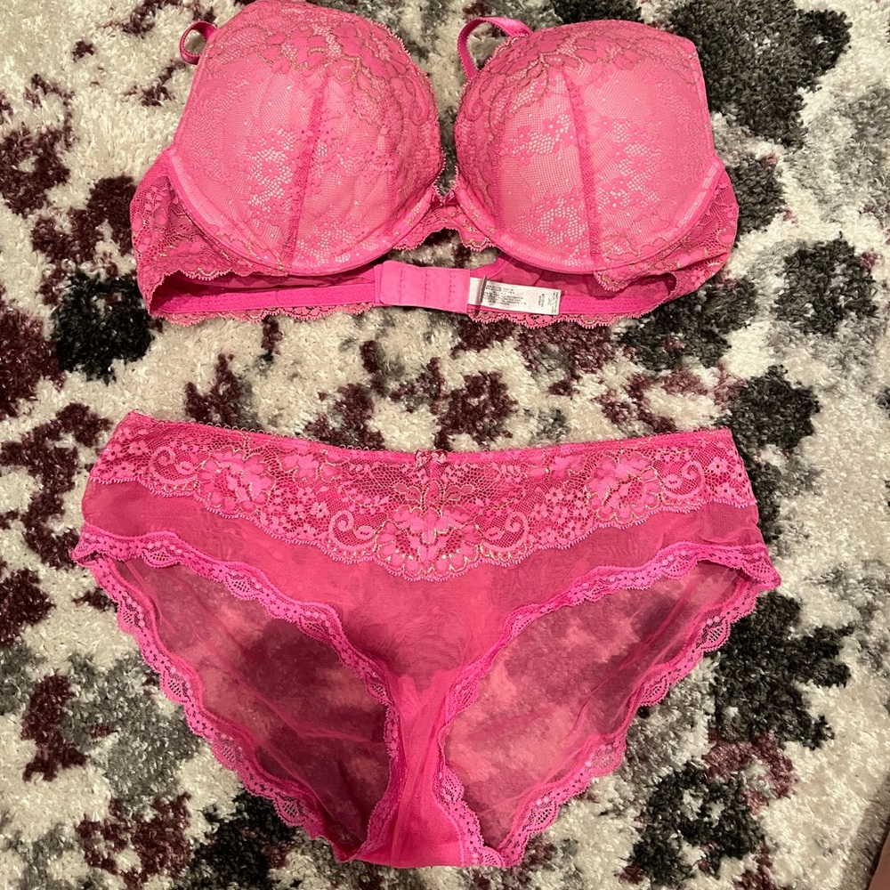Victorias Secret Matching Bra and Panties set - 38C Bra and Large panties